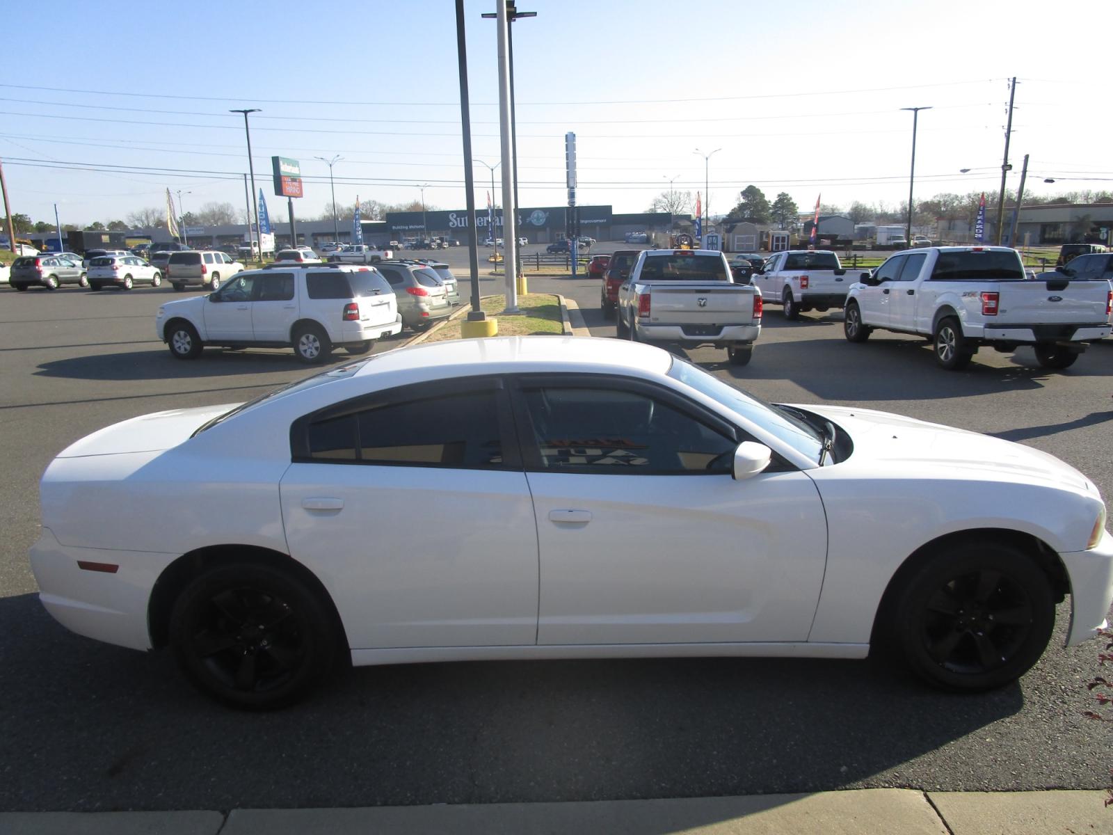 2012 WHITE /Black / Cloth Dodge Charger SE (2C3CDXBG6CH) with an 3.6L V6 DOHC 24V engine, 5-Speed Automatic transmission, located at 1814 Albert Pike Road, Hot Springs, AR, 71913, (501) 623-1717, 34.494228, -93.094070 - Photo #2